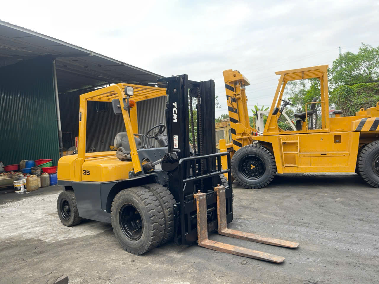 Xe nâng TCM FD35, năm 2001