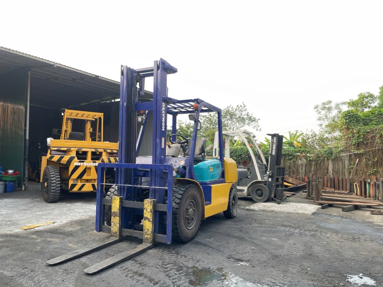 Xe nâng dầu bãi Nhật KOMATSU FD35-7
